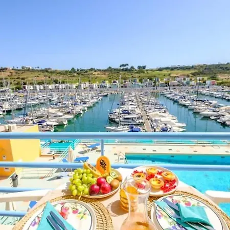 Sky Vista - Beautiful Marina Views *